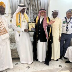 مدير ومعلمو وطلاب ابتدائية هارون الرشيد بمحافظة رفحاء يهنئون القيادة بمناسبة اليوم الوطني السعودي الـ96