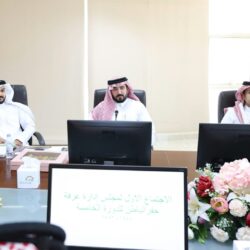 مدير تعليم الطائف يشارك طلاب المتوسطة يومهم الدراسي ويؤكد استمرار تعزيز الانضباط ورفع كفاءة الأداء التعليمي