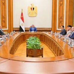 رئيس جامعة كفر الشيخ بجمهورية مصر العربية يستقبل اللواء أركان حرب أسامة الجمال لإلقاء ندوة بكلية التربية النوعية حول ذكرى انتصارات أكتوبر المجيدة