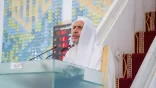 أمين عام رابطة العالم الإسلامي خطيب للعيد بجامع الملك فيصل في إسلام آباد