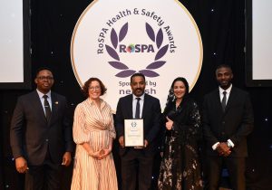الجمعية الملكية للوقاية من الحوادث تمنح اللجنة المحلية لكأس آسيا السعودية 2027 الجائزة الذهبية لعام 2026