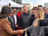 النجمة العالمية “أنجلينا جولي” تتفقد معبر رفح، وسط اصطفاف قوافل المساعدات المصرية، وتثمن دور متطوعي “التحالف الوطني” وشباب مصر