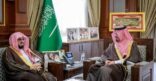 أمير المدينة المنورة يستقبل مدير فرع هيئة الأمر بالمعروف