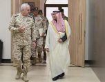 سمو الأمير منصور بن خالد يجتمع مع رئيس هيئة الأركان المشتركة الأردنية