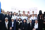 100 طالبة وطالبة كشافيين في مسيرة شعلة دورة الألعاب السعودية في الطائف