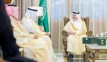 أمير المنطقة الشرقية يتسلّم جائزة الملك عبدالعزيز للجودة من أمانة المنطقة ويطّلع على مشاريعها نحو التميز المؤسسي