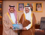 محافظ حفر الباطن يتسلم تقرير غرفة حفر الباطن لعام 2025