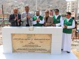 البرنامج السعودي لتنمية وإعمار اليمن يتفقد مشاريع حضرموت ويضع حجر الأساس لمشروع تعليمي بالمكلا