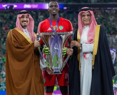 رئيس الاتحاد الآسيوي يشيد بإنجاز الأهلي السعودي التاريخي بالتتويج المتتالي لدوري أبطال آسيا للنخبة