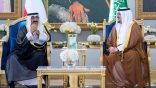 أمير دولة الكويت يصل الرياض وفي مقدمة مستقبليه نائب أمير المنطقة
