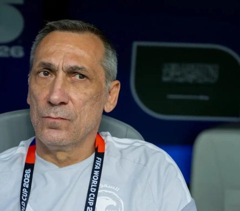 مدرب الأخضر دونيس: لعبنا جيدًا والتراجع سبب التعادل أمام الأوروغواي
