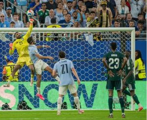 الأخضر يكتفي بالتعادل مع الأوروغواي في كأس العالم