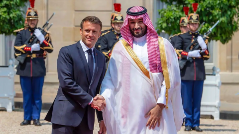 السعودية وفرنسا.. شراكة استراتيجية تلقي بظلالها على استقرار المنطقة – باريس تعتبر الرياض حليفاً وثيقاً – الأمير محمد بن سلمان وماكرون يبحثان القضايا الرئيسية