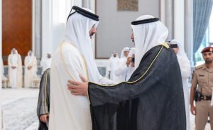 ممثل الأمير ولي العهد يقدم واجب العزاء في وفاة الأمير الوالد