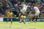 فوز دورتموند الألماني على صن دوانز الجنوب أفريقي (4 – 3)