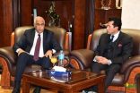في ضوء توجيهات مجلس الوزراء… وزير الشباب والرياضة يجتمع برئيس الاتحاد المصري لكرة القدم ورئيس رابطة الأندية المحترفة لوضع ضوابط للتشجيع الجماهيري في المدرجات – صبحي.. آليات تضمن التشجيع النظيف في المدرجات