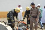 بيئة الجموم تنفذ فرضية لحادثة سقوط شخص في بئر وانقاذه
