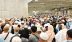 حجّاج بيت الله الحرام يرمون الجمرات الثلاث في ثاني أيام التشريق