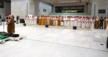 نائب أمير منطقة مكة المكرمة يؤدي صلاة الميت على صاحب السمو الأمير فيصل بن تركي بن عبدالله آل سعود بن فيصل آل سعود