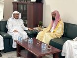 إمام المسجد النبوي الشيخ برهجي يزور جمعية القرآن الكريم بالرس ويطّلع على برامجها التعليمية