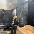 إخماد حريق في مصنع بحي الصناعية في رابغ