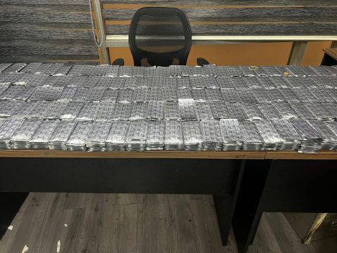 ضبط راكبة مصرية حاولت تهريب أكثر من 2400 شريط دواء يستخدم في الإجهاض