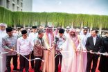خلال أسبوعين من فعالياته.. معرض “جسور” يهدي 150 ألف نسخة من المصحف الشريف وترجمة معانيه باللغة الإندونيسية