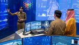الأمير عبدالعزيز بن سعود يتابع سير العمل في مركز عمليات الحج بمقر الأمن العام في مشعر منى