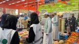 بيئة العاصمة المقدسة تنظم جولة ميدانية لطالبات جامعة ام القرى في سوق الكعكية