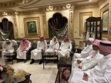 وفد من “الأوفياء الإعلامية” يزور الدكتور – باقادر للإطمئنان على صحته