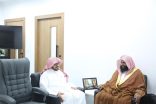 مدير عام فرع الرئاسة العامة لهيئة الأمر بالمعروف والنهي عن المنكر بمنطقة المدينة المنورة يزور مدير عام التعليم بالمنطقة