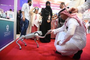 البحيري يزور معرض الشرق الأوسط للتعليم والتدريب في دورته السابعة