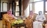 نائب أمير تبوك يستقبل مديري عموم الشؤون المالية والخدمات المساندة بإمارات المناطق