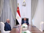 السيسي – يجتمع مع اللواء مختار عبد اللطيف رئيس مجلس إدارة الهيئة العربية للتصنيع
