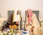 معالي وزير الشؤون الإسلامية يزور الشيخ نايف بن سعود آل علي في منزله بحائل