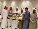 زملاء منسوبي مركز الخدمات الطبية الشرعية بمكة يقيمون حفل تكريم لزميلهم الأستاذ أمين عبدالفتاح