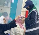 فتيات الكشافة السعودية.. قلوبٌ رحيمة وأيادٍ معطاءة في خدمة المعتمرين