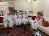 أهالي مكة المكرمة يطمئنون على صحة معالي الدكتور عبدالعزيز سرحان