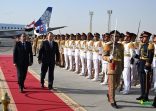 رئيس الوزراء بجمھورية مصر العربية يستقبل نظيره البيلاروسي بمطار القاهرة