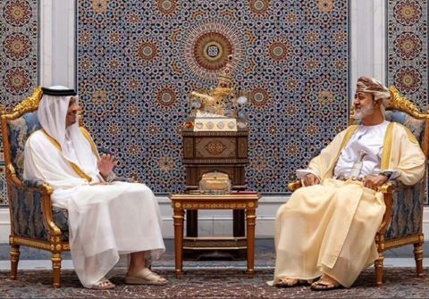 سلطان عمان يبحث مع رئيس وزراء قطر مسار المفاوضات الأميركية الإيرانية