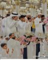 وسط أجواءٍ تعبُّدية الحرمين الشريفين يشهدان كثافة من الزوار والمعتمرين والزائرين اليوم الجمعة
