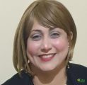 جامعة غصن الزيتون الدولية تمنح السفيرة «منى الحسيني» شهادة في حقوق الانسان وبناء السلام