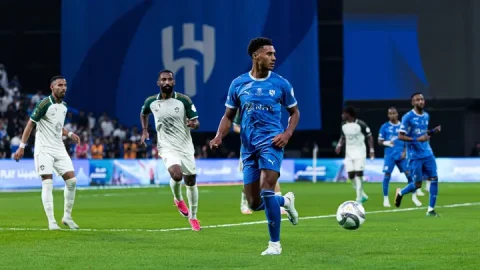 الهلال يتغلب على الأهلي 3 صفر