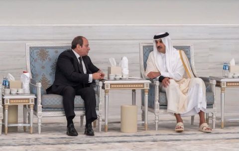 الرئيس عبد الفتاح السيسى يقدم واجب العزاء للشيخ تميم