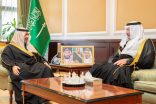 نائب أمير تبوك يستقبل ممثل فرع المركز الوطني لتنمية الغطاء النباتي ومكافحة التصحر بالمنطقة