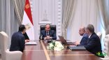 السيسي – يجتمع مع الدكتور مصطفى مدبولي والمهندس محمود عصمت