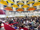 وسط حضور تجاوز 10،000 آلاف مستفيد وحاكم محافظة سلويسي وزارة الشؤون الإسلامية تنظم حفل إفطار للصائمين في جامع التسع وتسعين قبة بمدينة ماكاسار بمحافظة سلويسي الجنوبية الأندنوسية