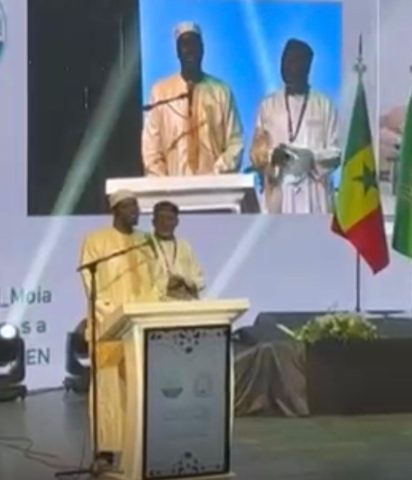 شاعر سنغالي يُبهر الحضور بقصيدة فصيحة في داكار ويجسد وفاءه للمملكة رغم أعجميته