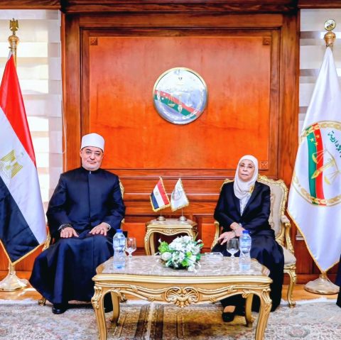 مفتي جمهورية مصر العربية يهنئ رئيس هيئة النيابة الإدارية بمناسبة توليها رئاسة الهيئة رسميًّا