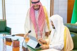 وزير الشؤون الإسلامية يدشّن جهاز البطاقات الرقمية للمكتبة الإلكترونية الإسلامية ضمن استعدادات حج 1447هـ